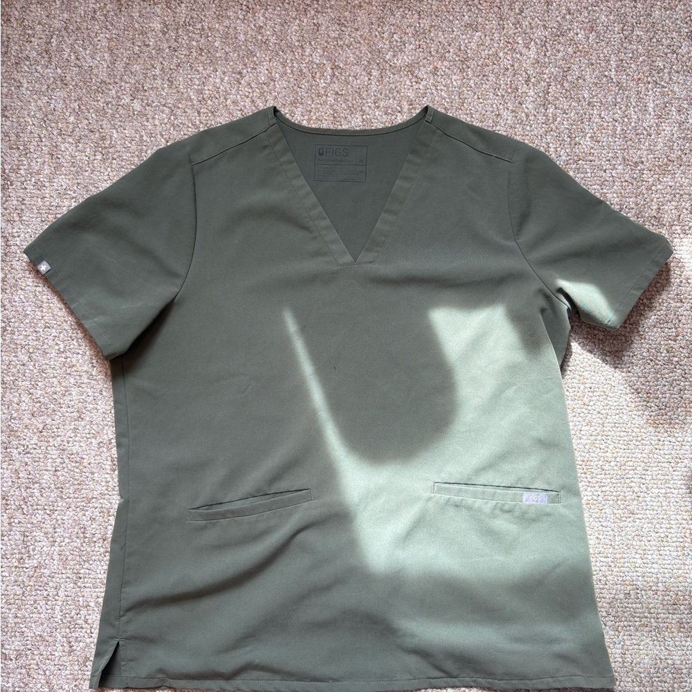 Figs Casma Three-Pocket Top